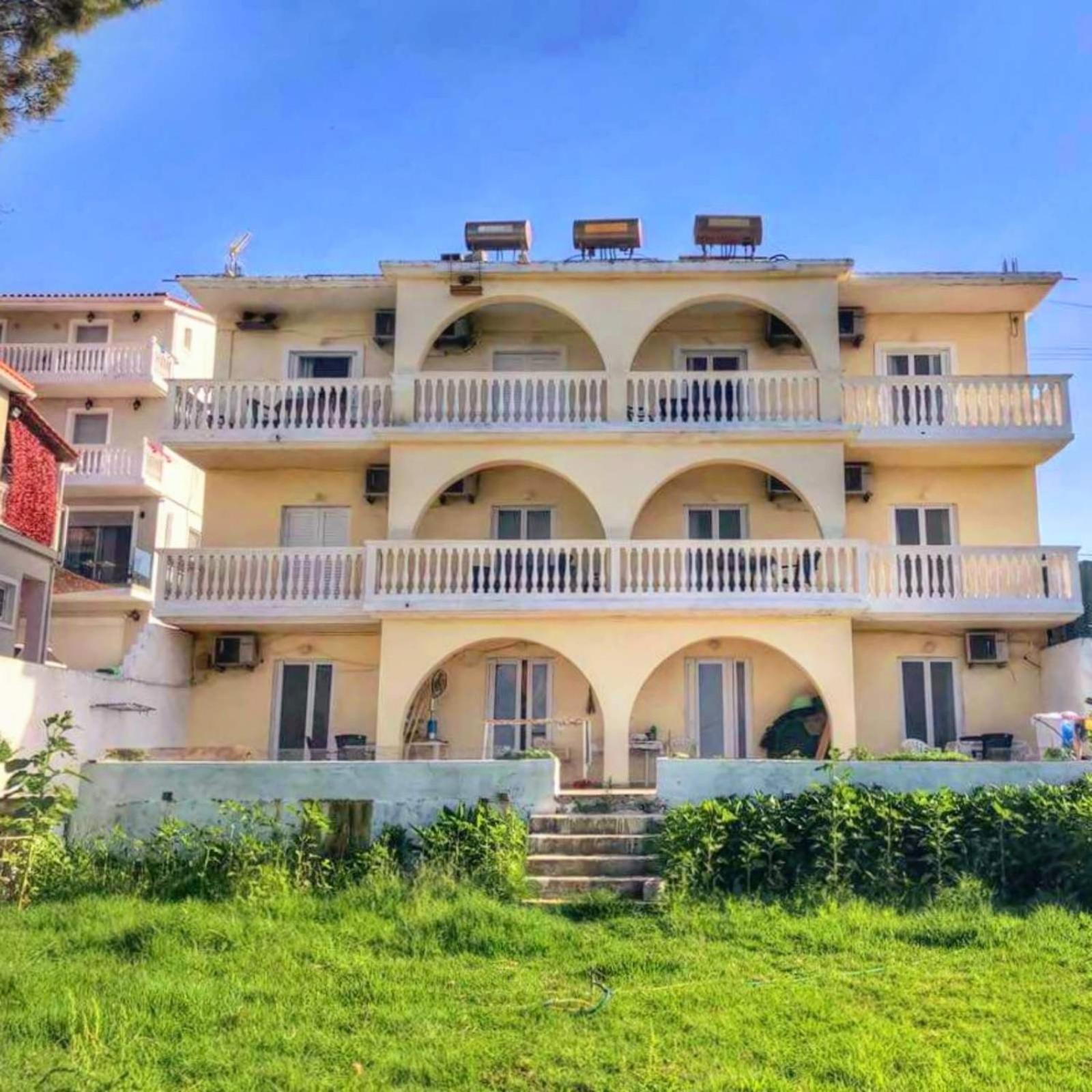 אמודי Red Sun Apartments מראה חיצוני תמונה